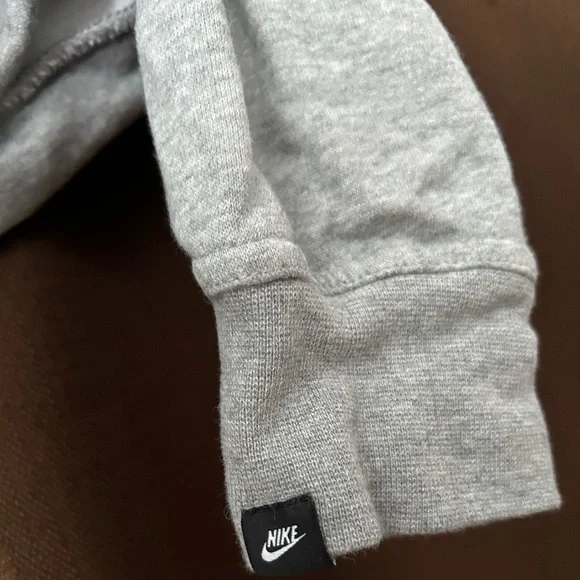 Nike Cropped Crew Neck Sweatshirt - Picture 5 of 9